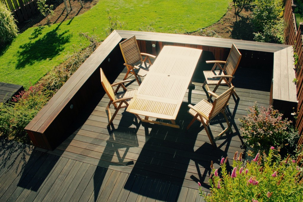 Deck with fixed seating