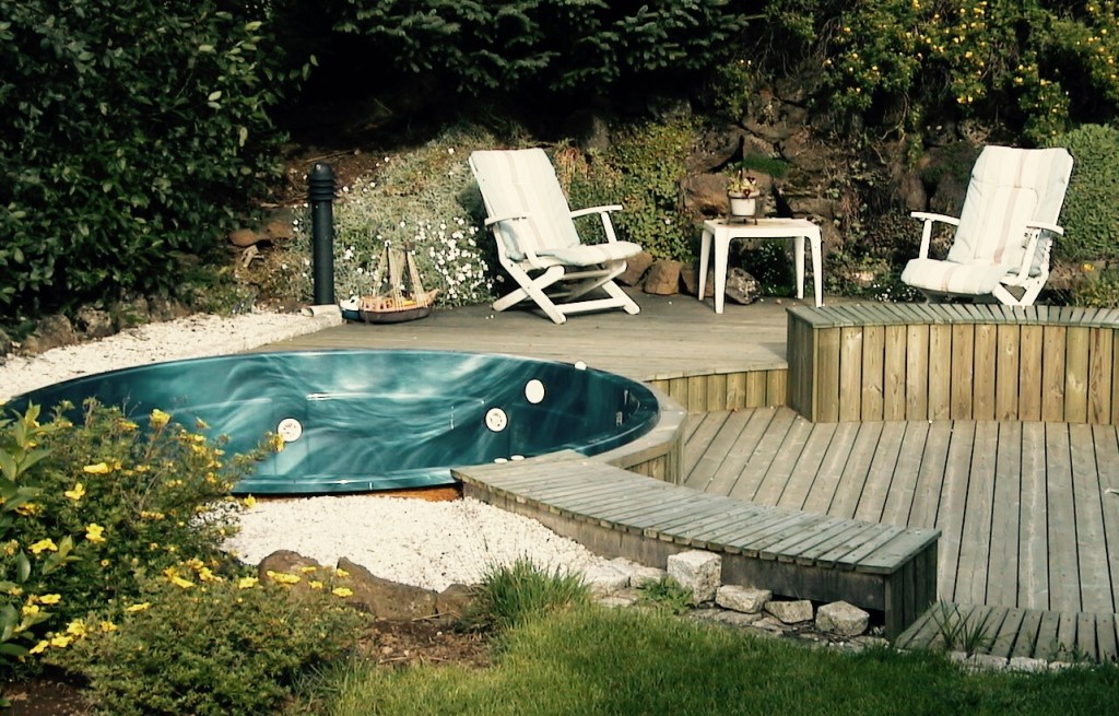 3000 liter hot tub