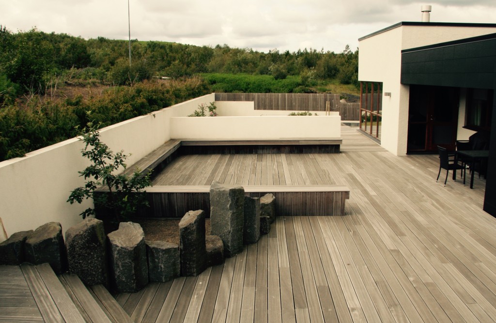 Driftwood style deck and bench