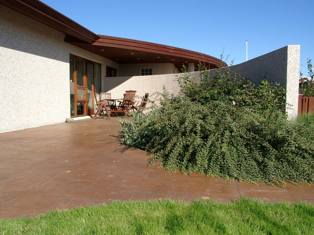 Rounded patio forms